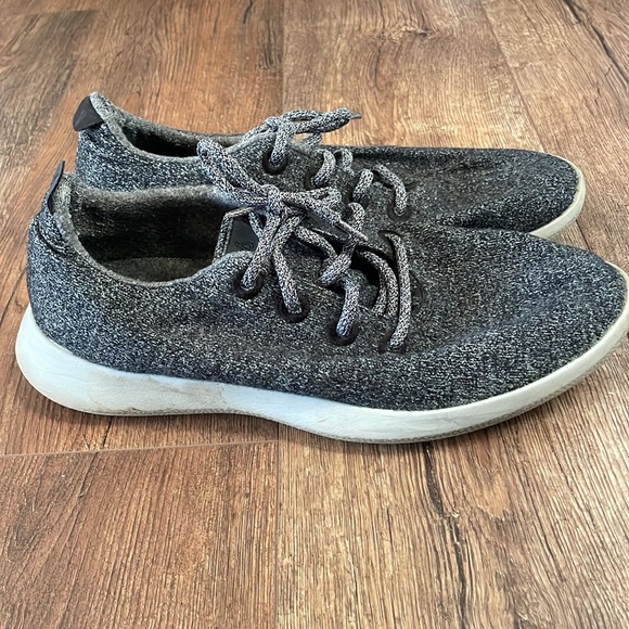 Gray Men’s Wool Runner All Birds Sneaker - Picture 2 of 7